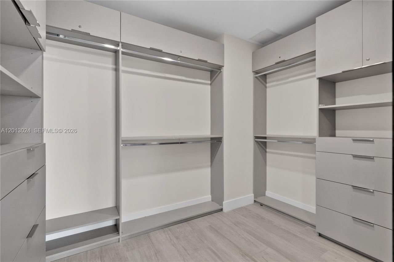121 NE 34th St, Unit PH3217, Miami, FL 33137 Photo