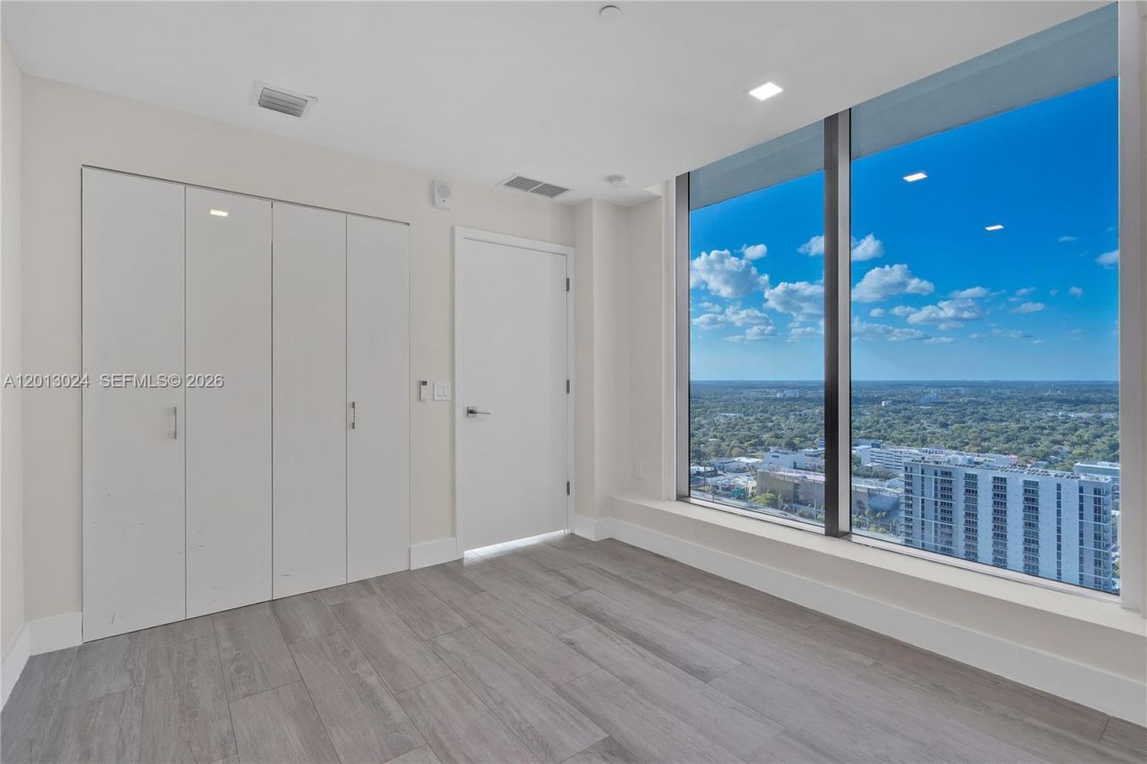 121 NE 34th St, Unit PH3217, Miami, FL 33137 Photo