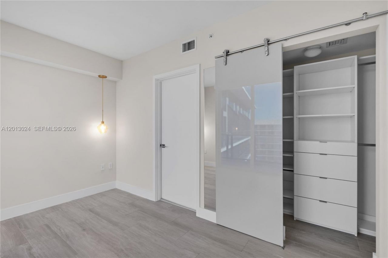 121 NE 34th St, Unit PH3217, Miami, FL 33137 Photo