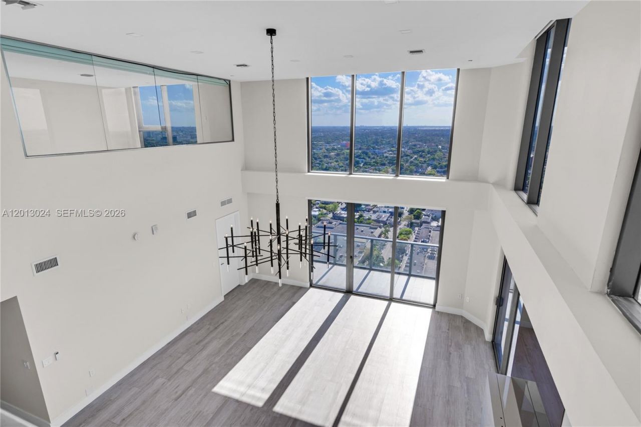 121 NE 34th St, Unit PH3217, Miami, FL 33137 Photo