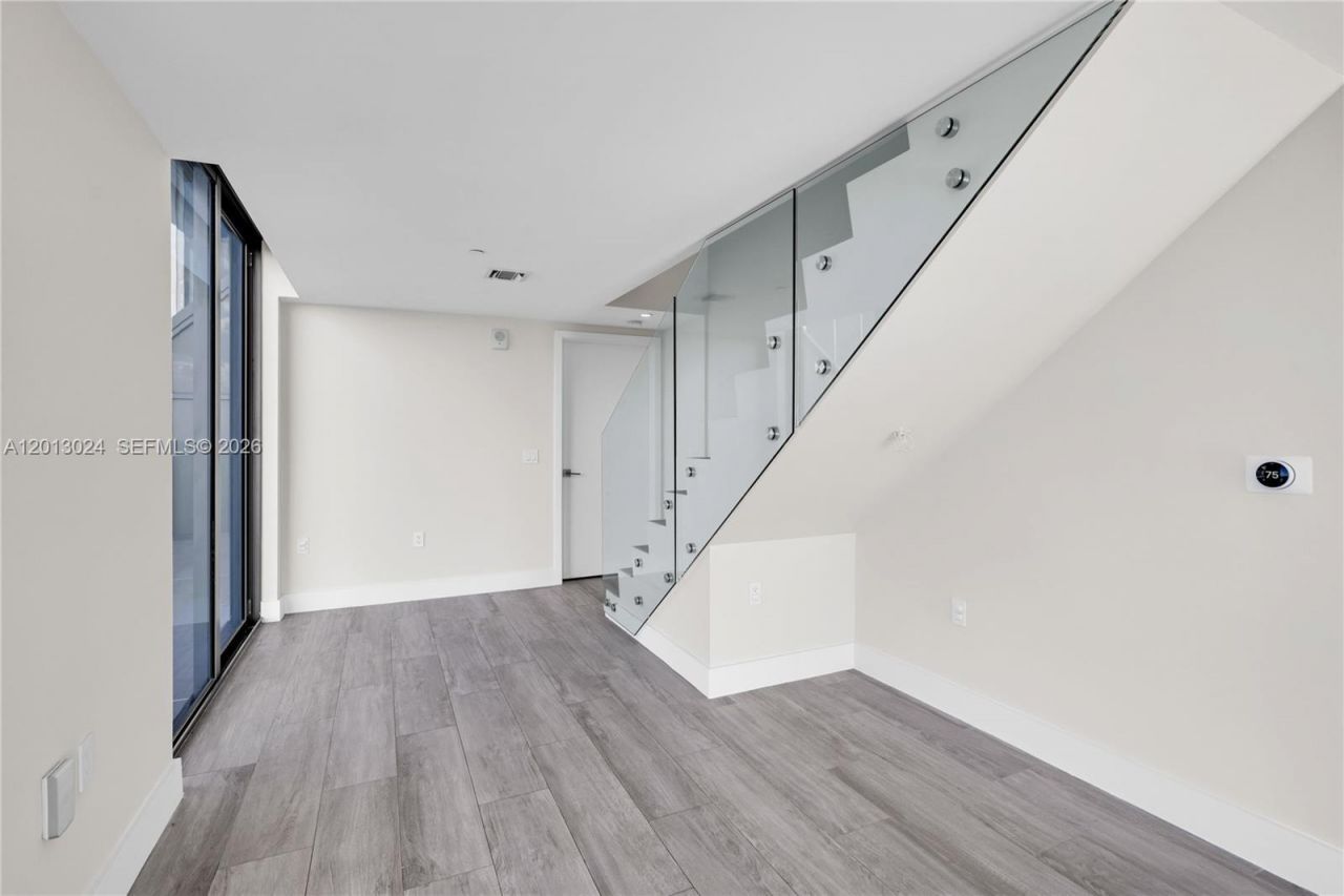 121 NE 34th St, Unit PH3217, Miami, FL 33137 Photo