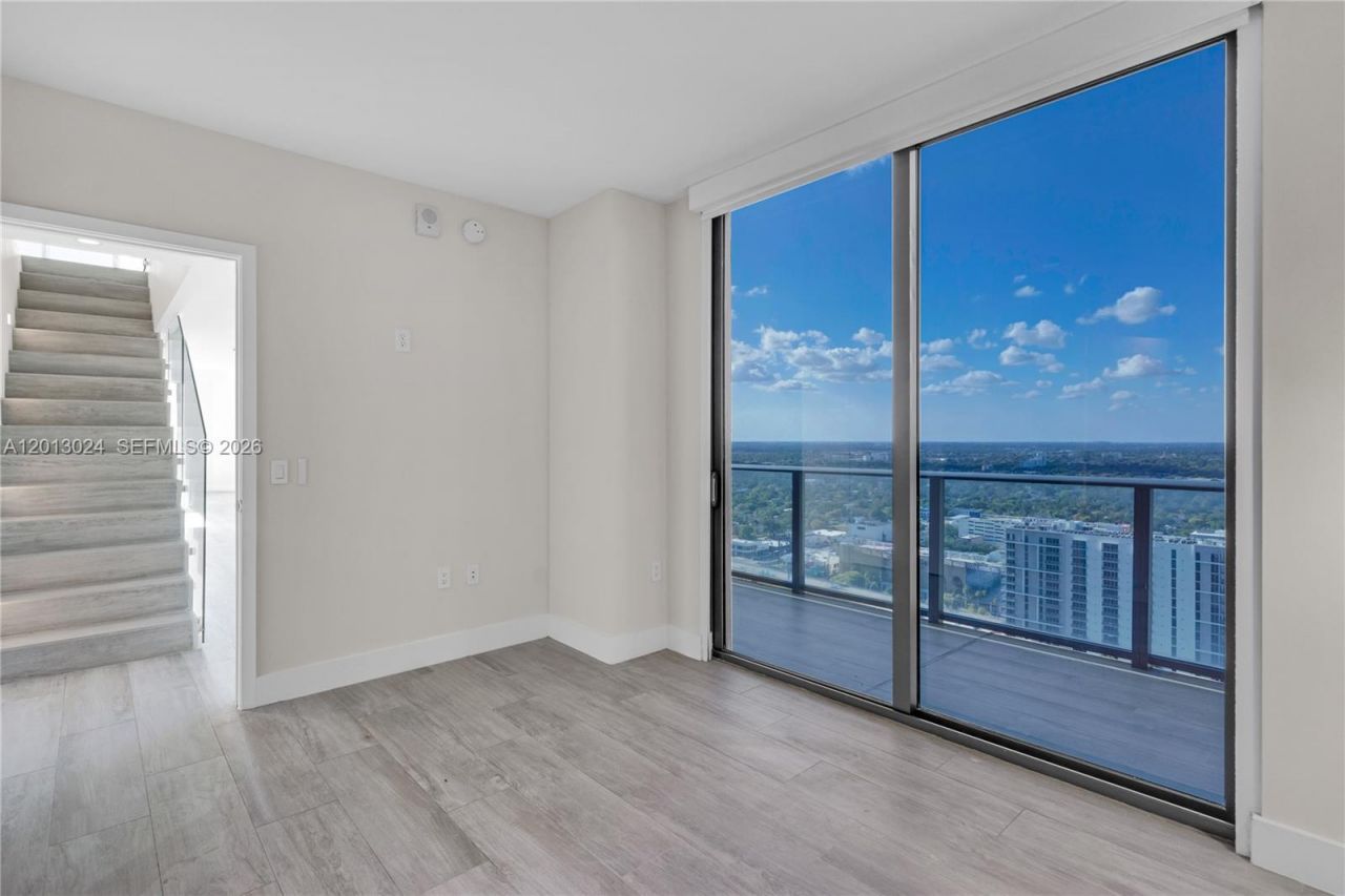 121 NE 34th St, Unit PH3217, Miami, FL 33137 Photo
