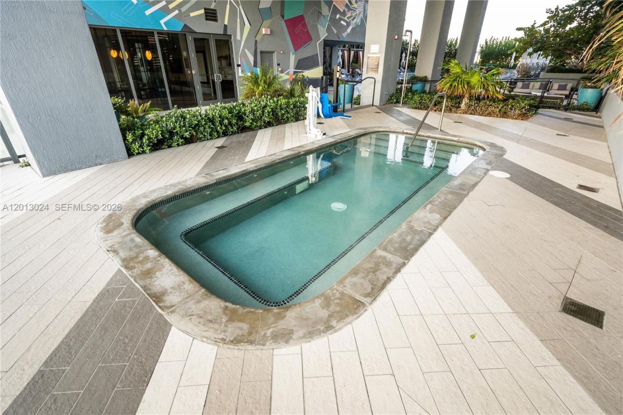 121 NE 34th St, Unit PH3217, Miami, FL 33137 Photo