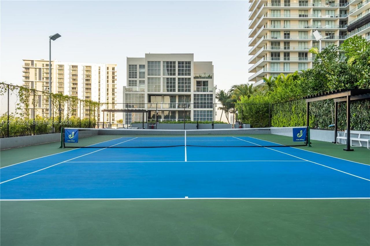 121 NE 34th St, Unit PH3217, Miami, FL 33137 Photo
