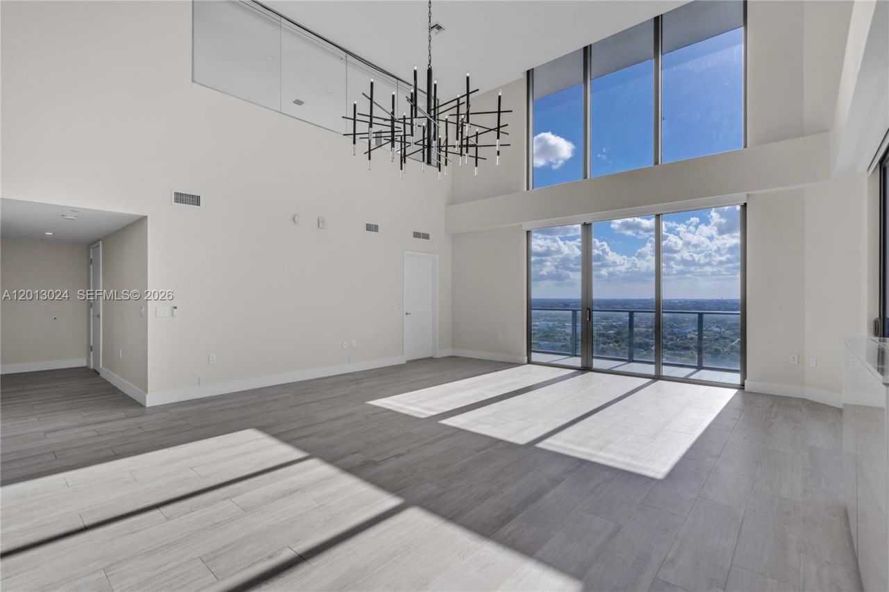 121 NE 34th St, Unit PH3217, Miami, FL 33137 Photo