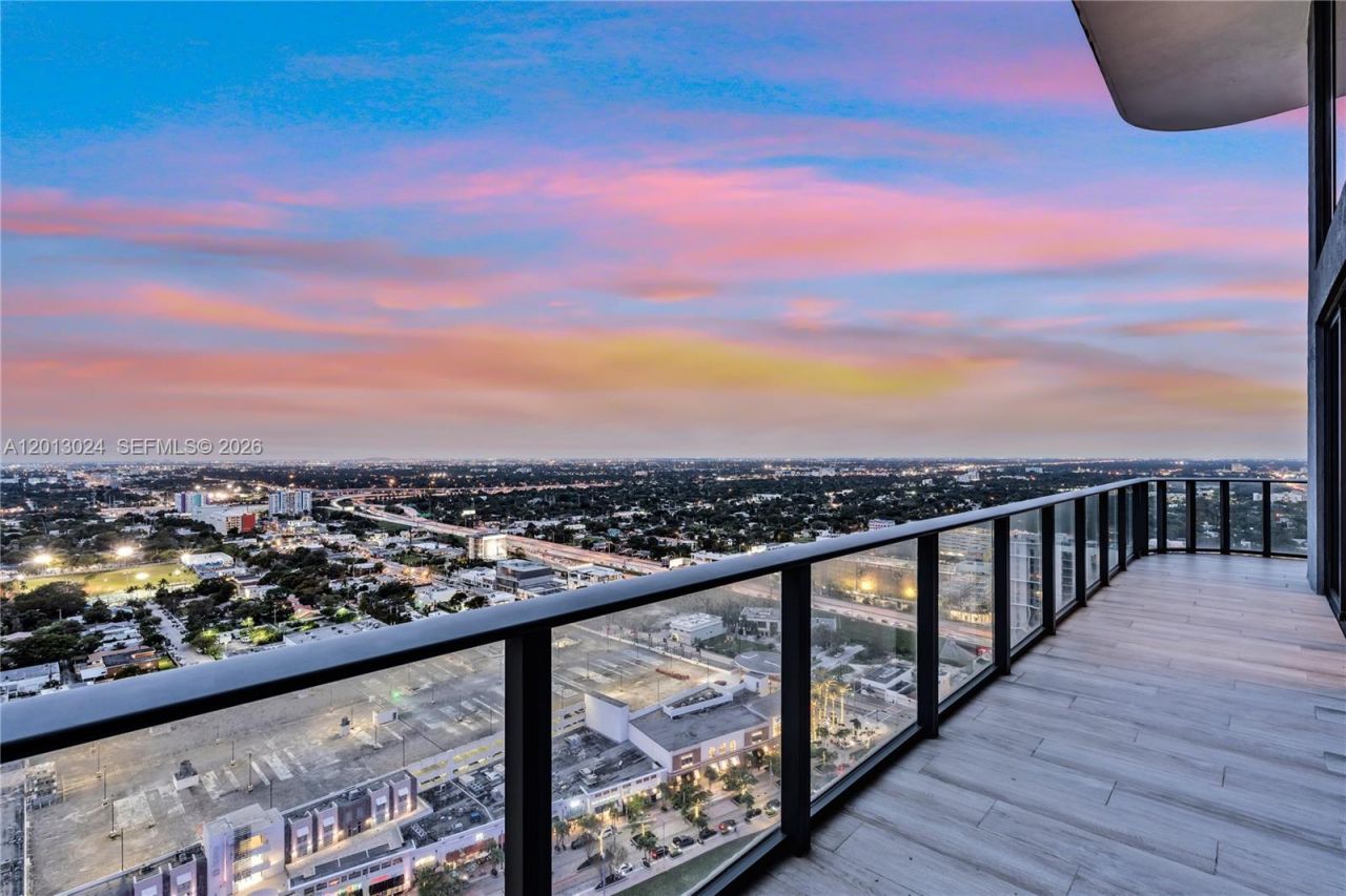 121 NE 34th St, Unit PH3217, Miami, FL 33137 Photo