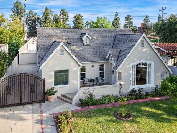 924 E Glenoaks Boulevard, Glendale, CA 91207