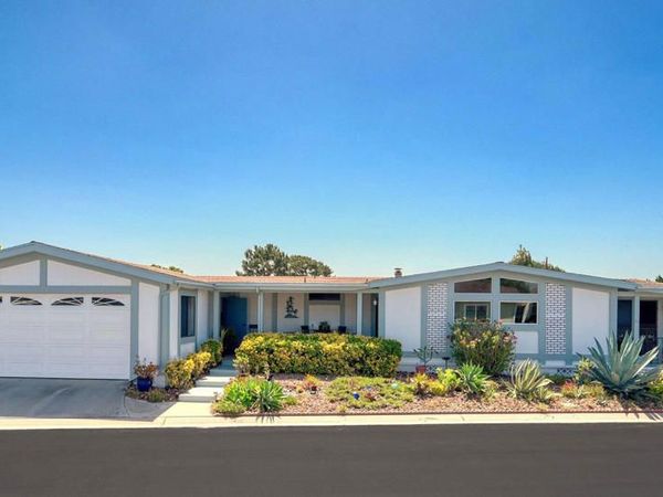 64 Poinsettia Gardens Drive, Unit 64, Ventura, CA 93004