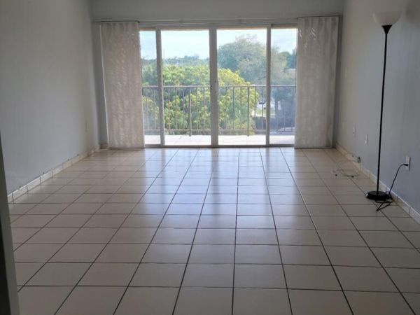 8775 Park Boulevard, Unit 412, Miami, FL 33172