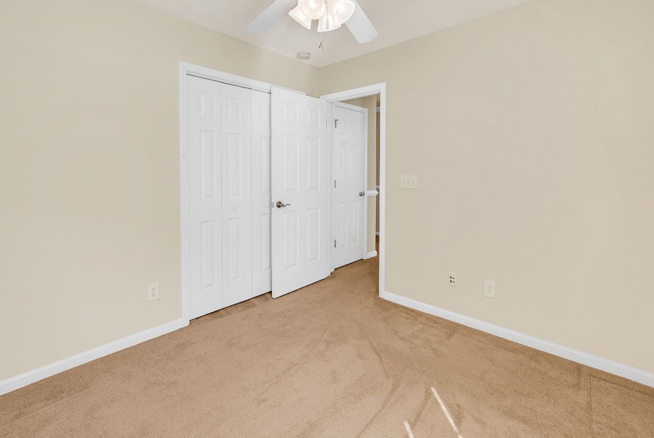 891 Helms Way Photo 10