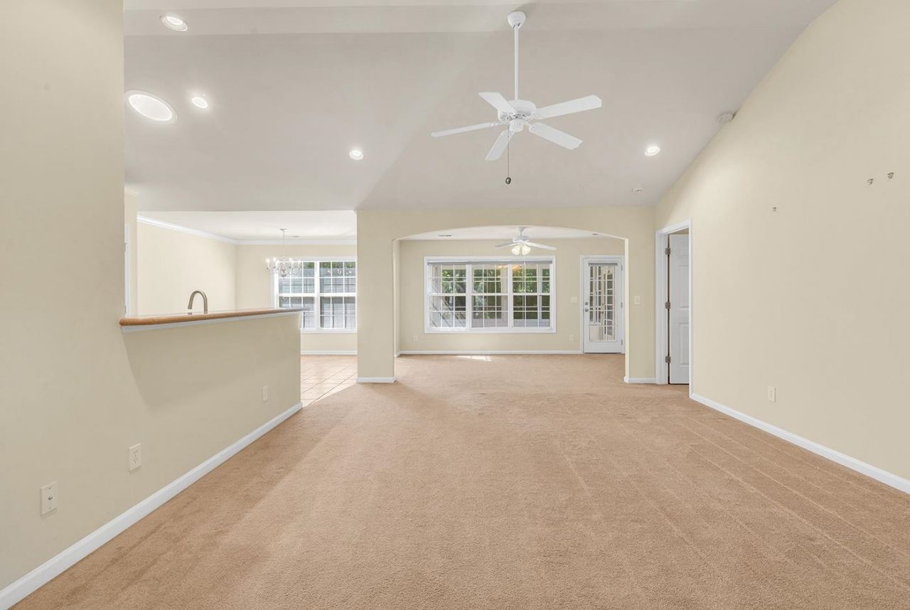 891 Helms Way Photo 12