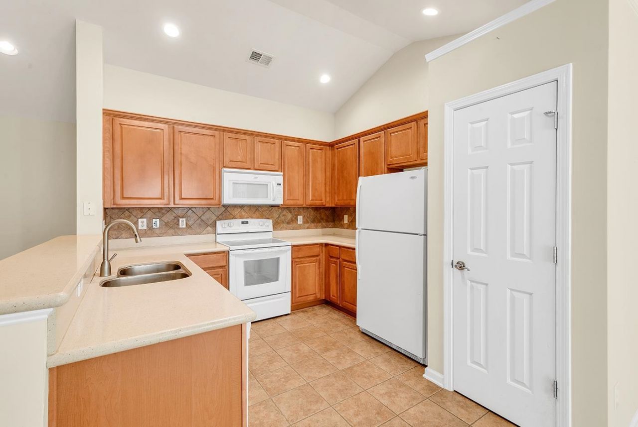 891 Helms Way Photo 30