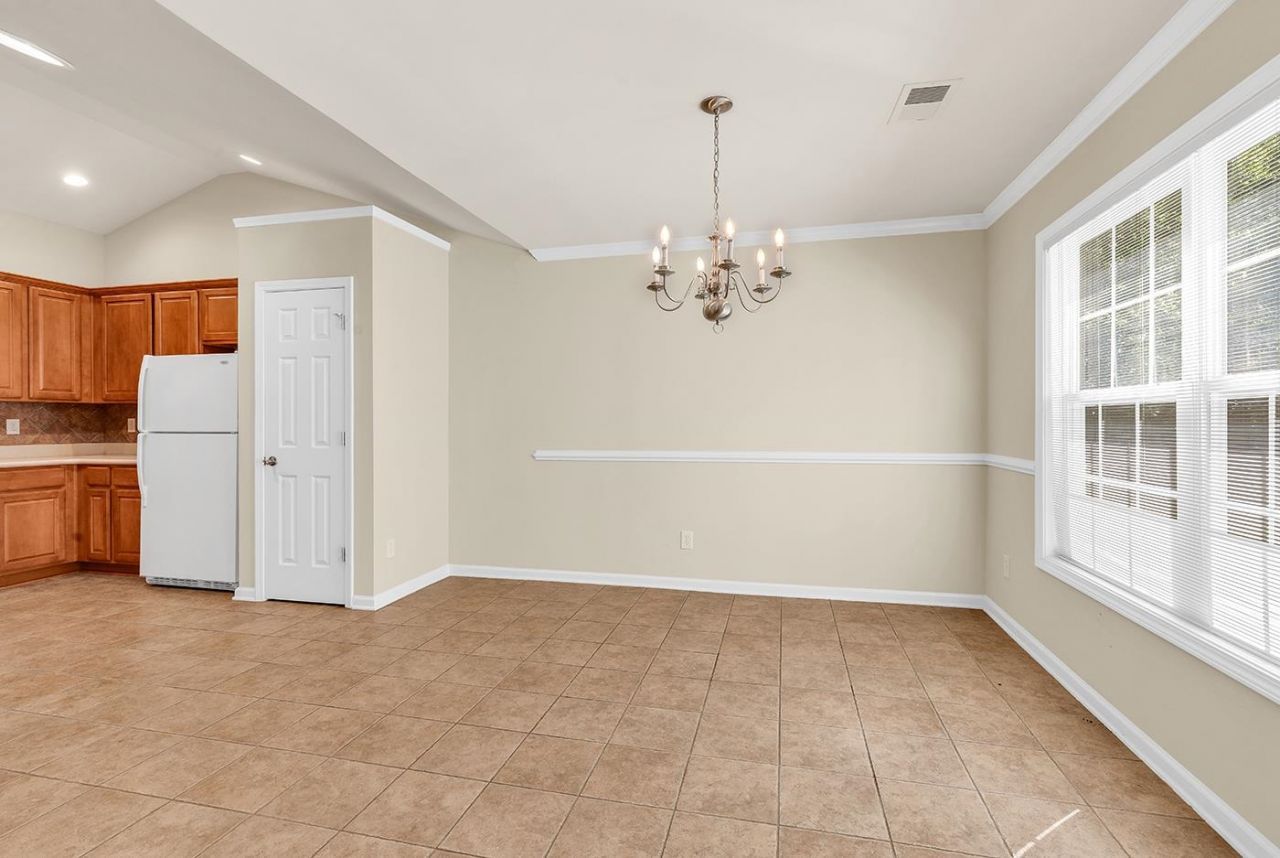 891 Helms Way Photo 33