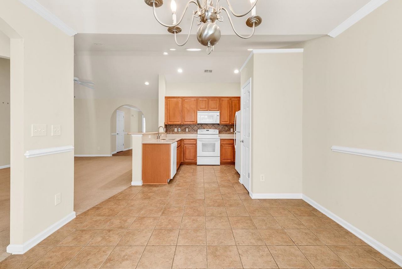 891 Helms Way Photo 35