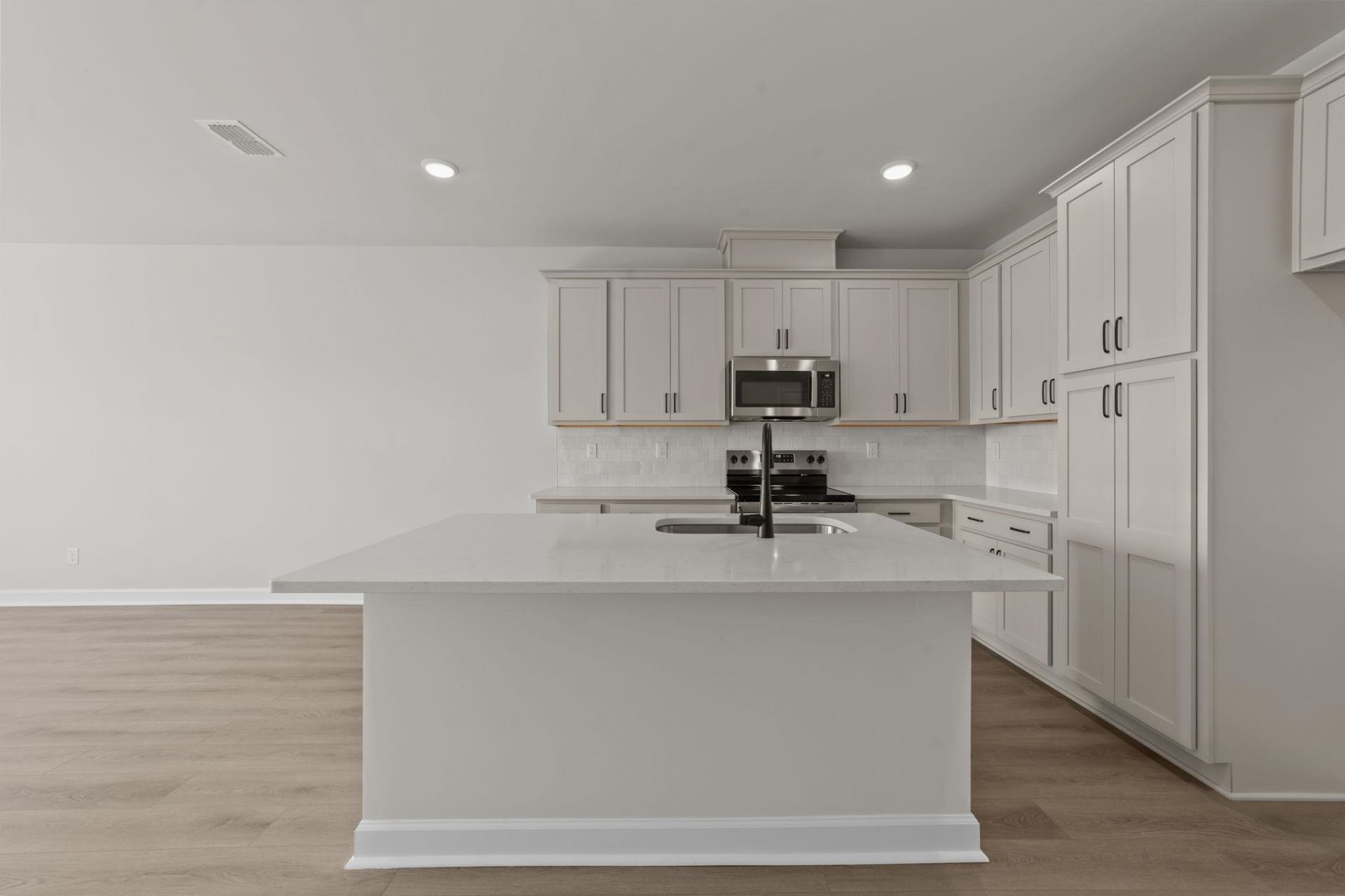 710 Ebb Tide Rd. Photo 9