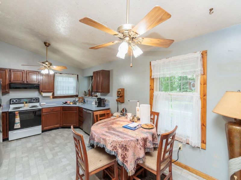 2704 W 39th, Lorain, OH 44053 Photo 6