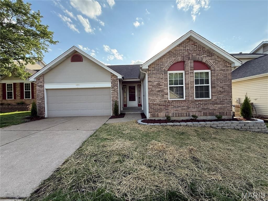 409 Hunters Crossing Court , Wildwood, MO 63040 Main Photo