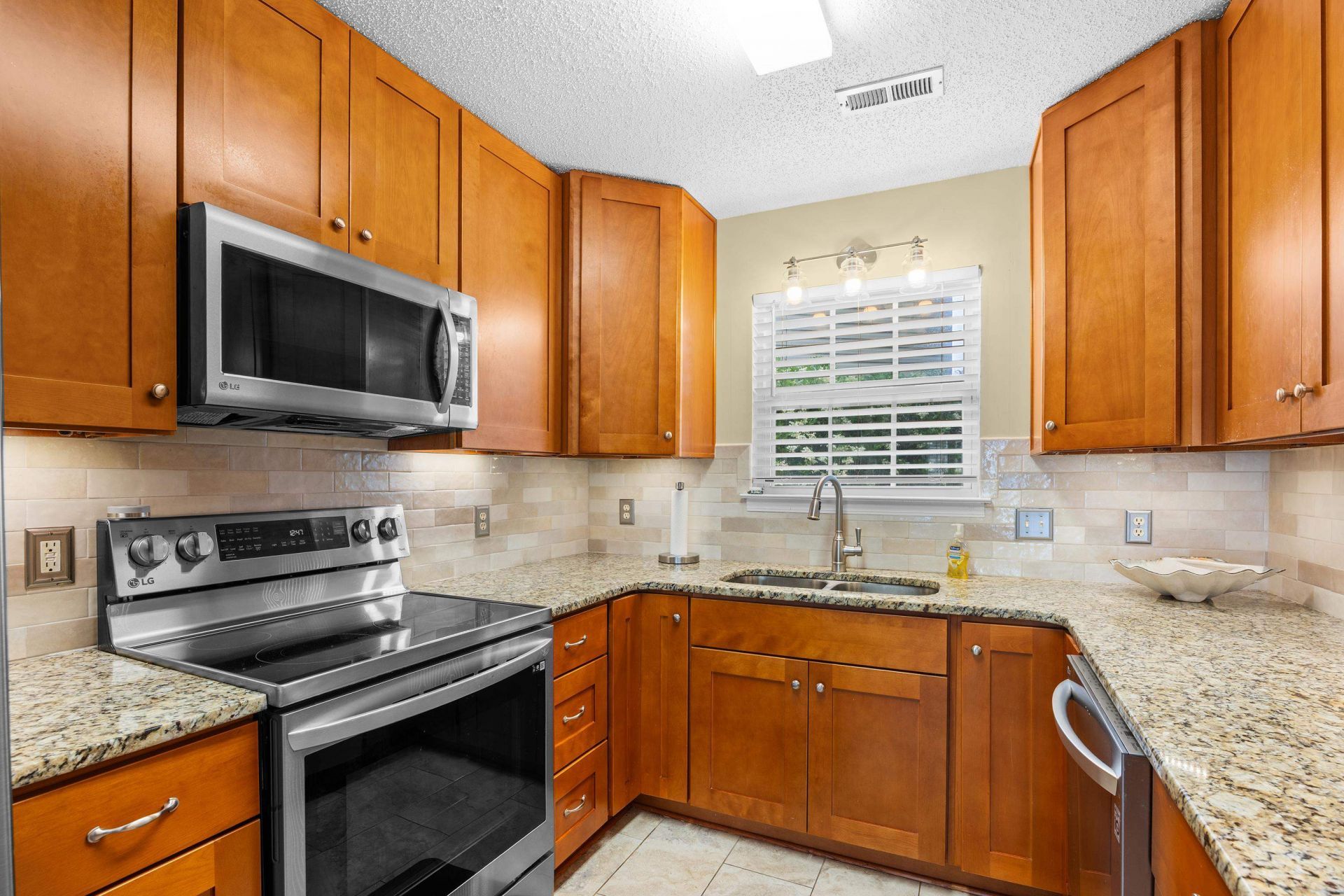 1537 Gulfstream Ct. Photo 12