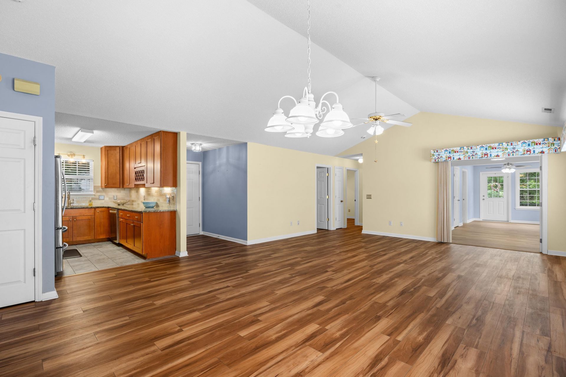 1537 Gulfstream Ct. Photo 4
