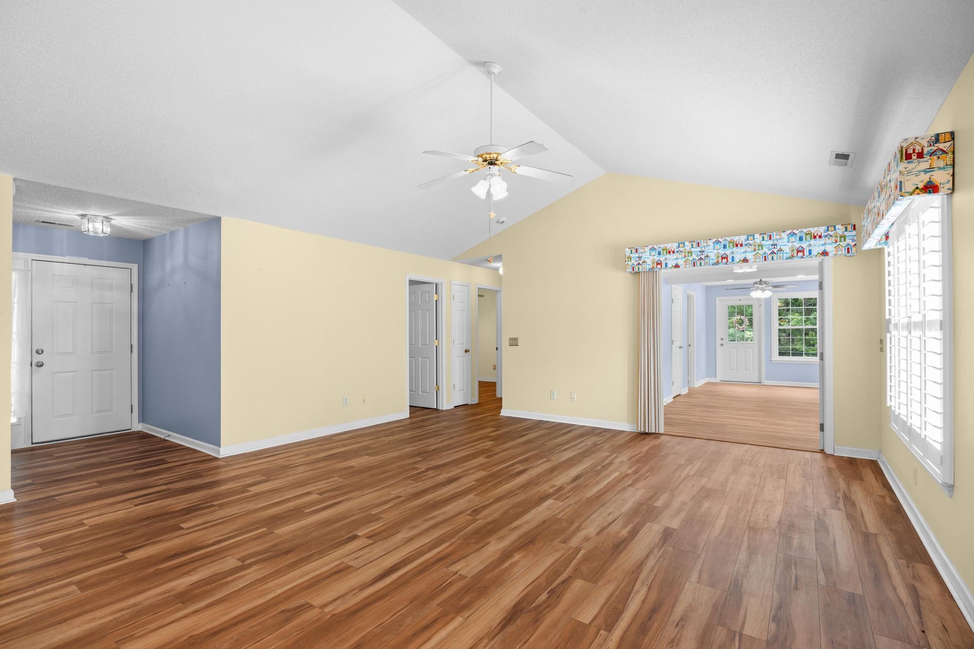 1537 Gulfstream Ct. Photo 6