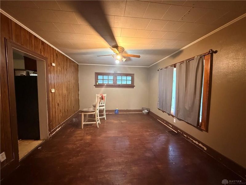 129 E Elmwood Avenue, Dayton, OH 45405 Photo 3