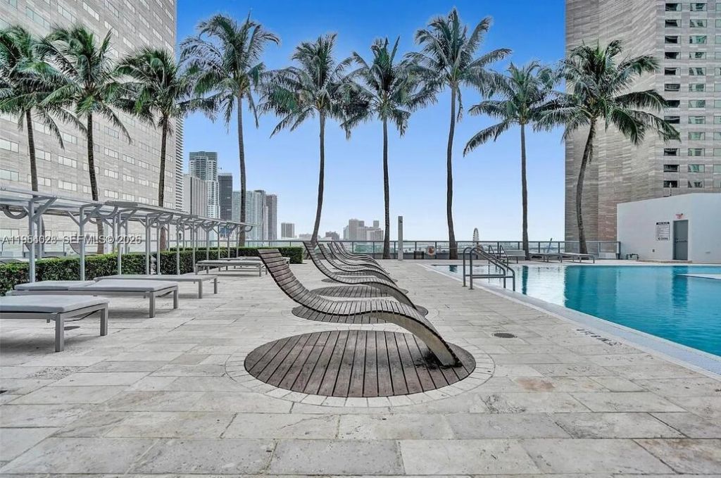 325 S Biscayne Boulevard, Unit Lph17, Miami, FL 33131 Photo