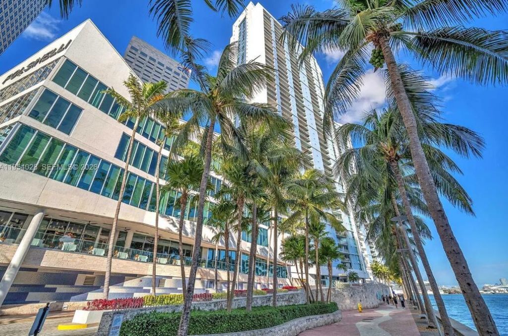 325 S Biscayne Boulevard, Unit Lph17, Miami, FL 33131 Photo