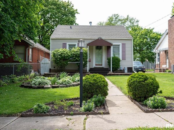 4511 N CONSTANTINE Avenue, Peoria Heights, IL 61616