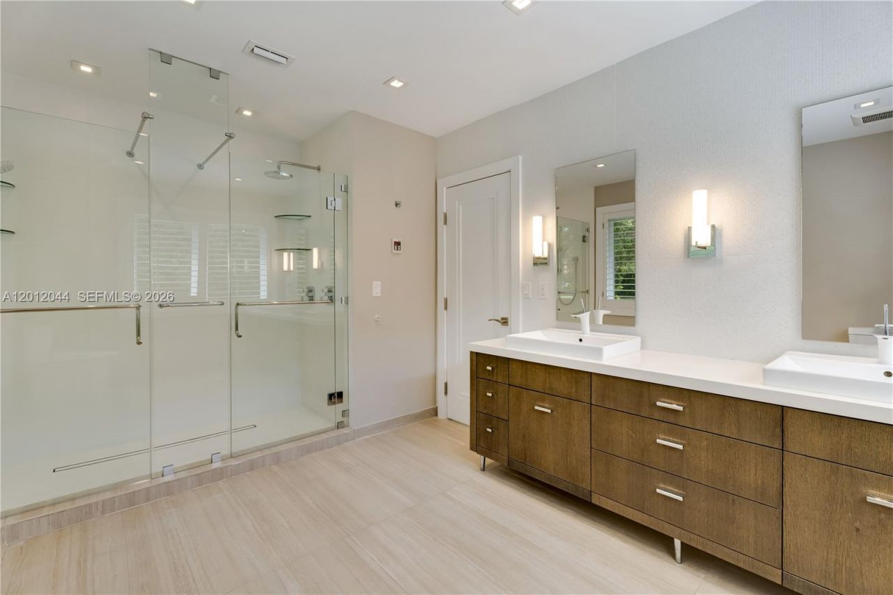 449 Miller Rd , Coral Gables, FL 33146 Photo