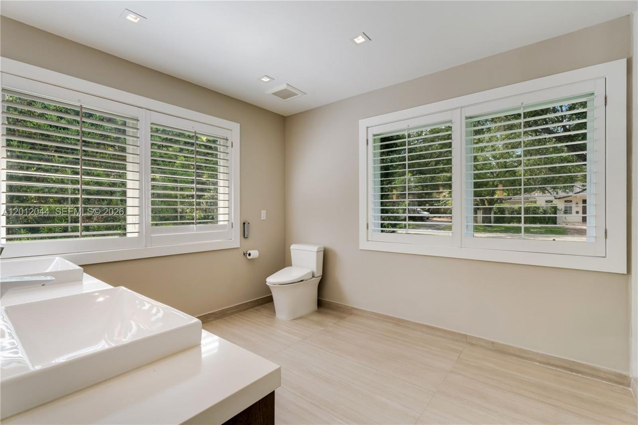 449 Miller Rd , Coral Gables, FL 33146 Photo