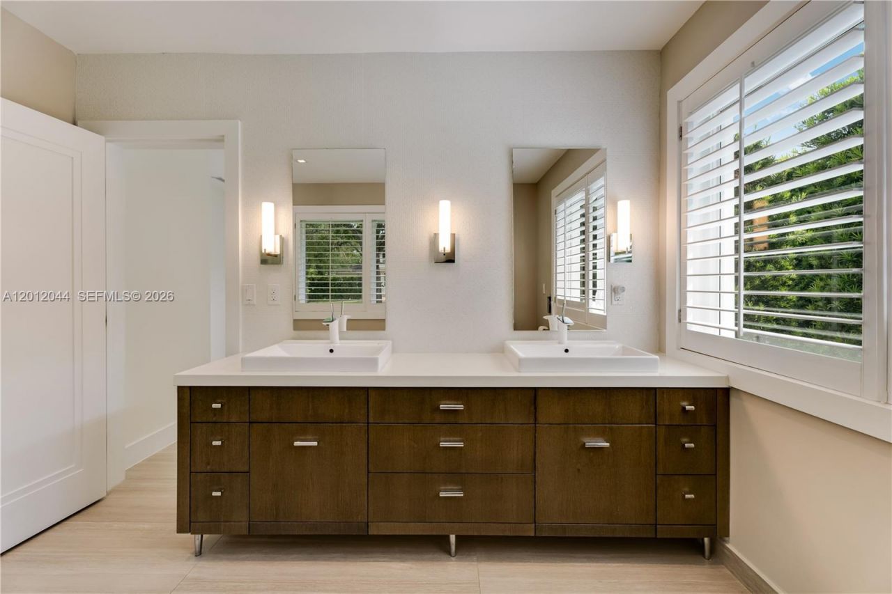 449 Miller Rd , Coral Gables, FL 33146 Photo