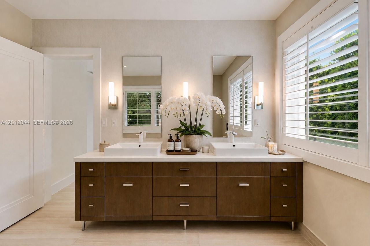 449 Miller Rd , Coral Gables, FL 33146 Photo