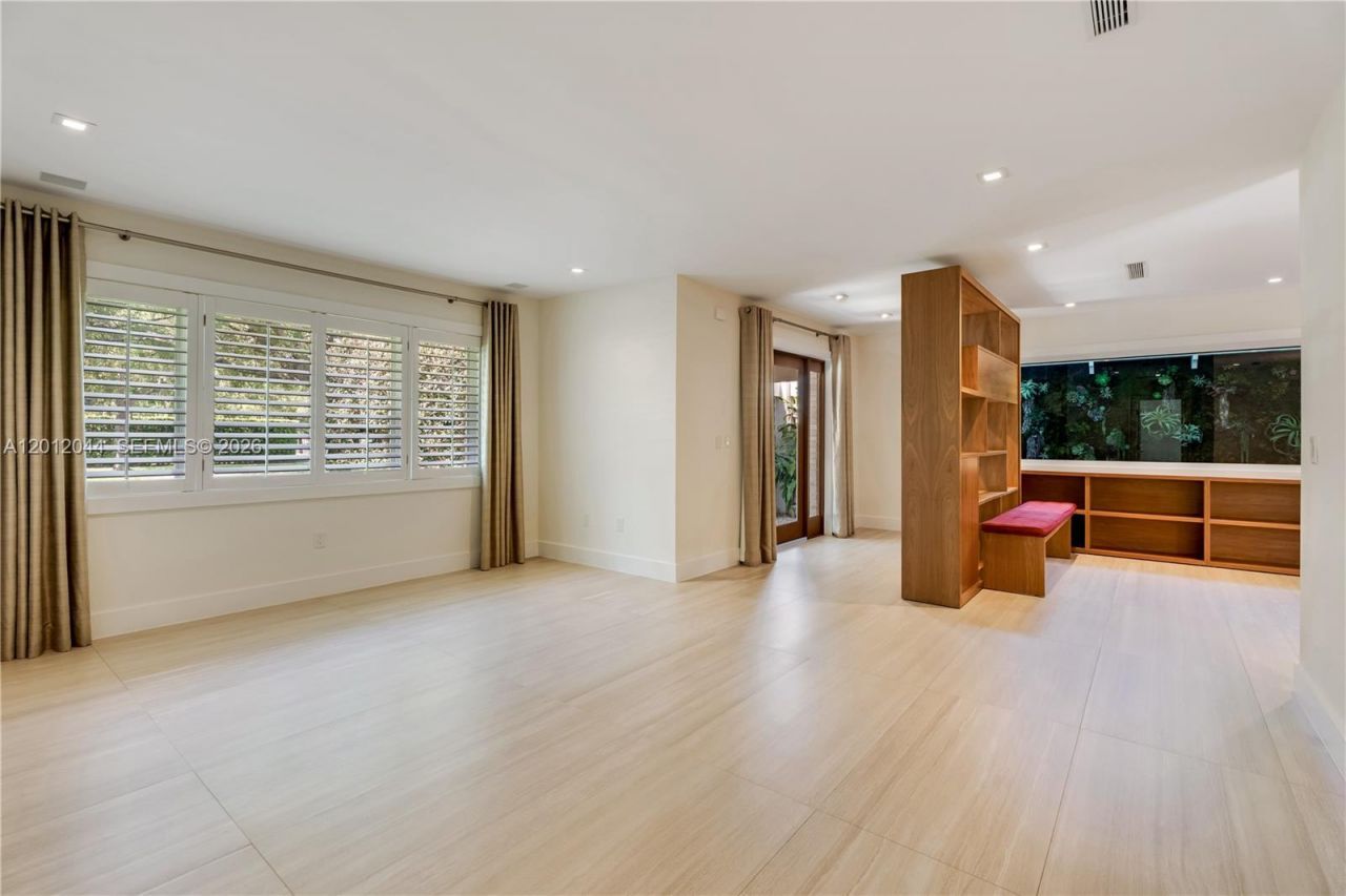 449 Miller Rd , Coral Gables, FL 33146 Photo