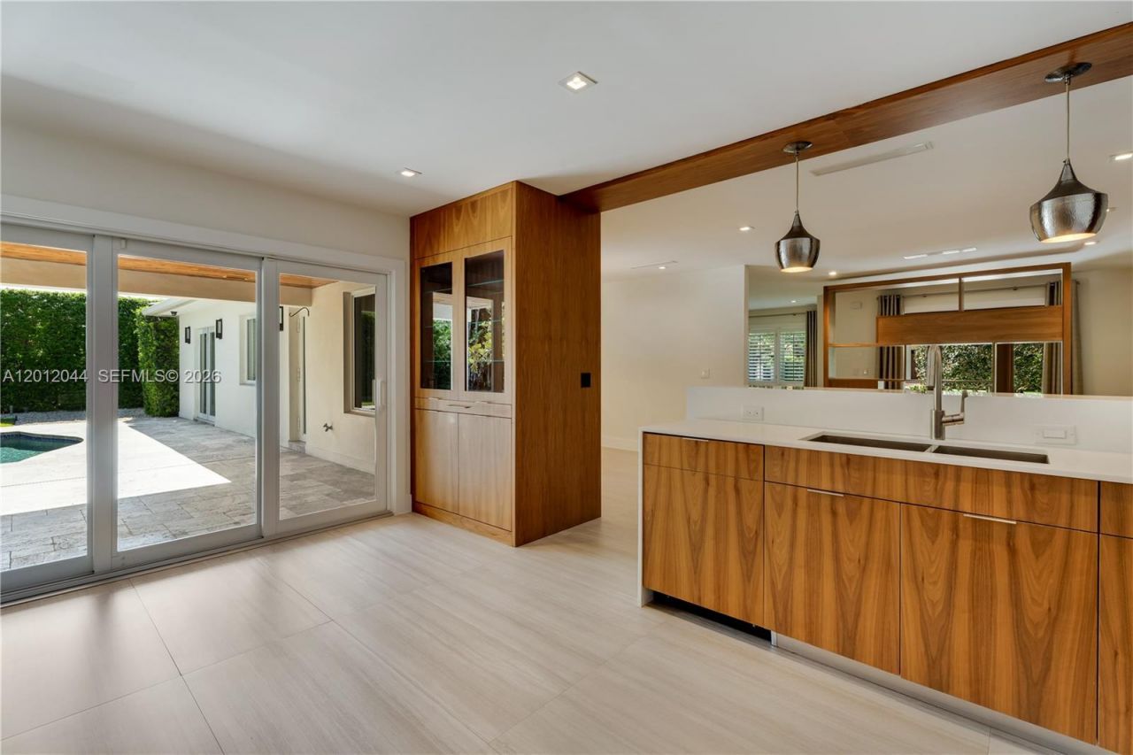 449 Miller Rd , Coral Gables, FL 33146 Photo