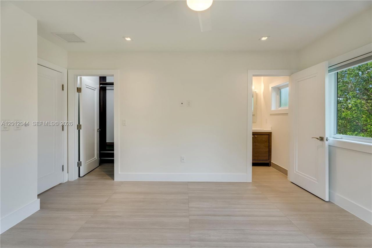 449 Miller Rd , Coral Gables, FL 33146 Photo