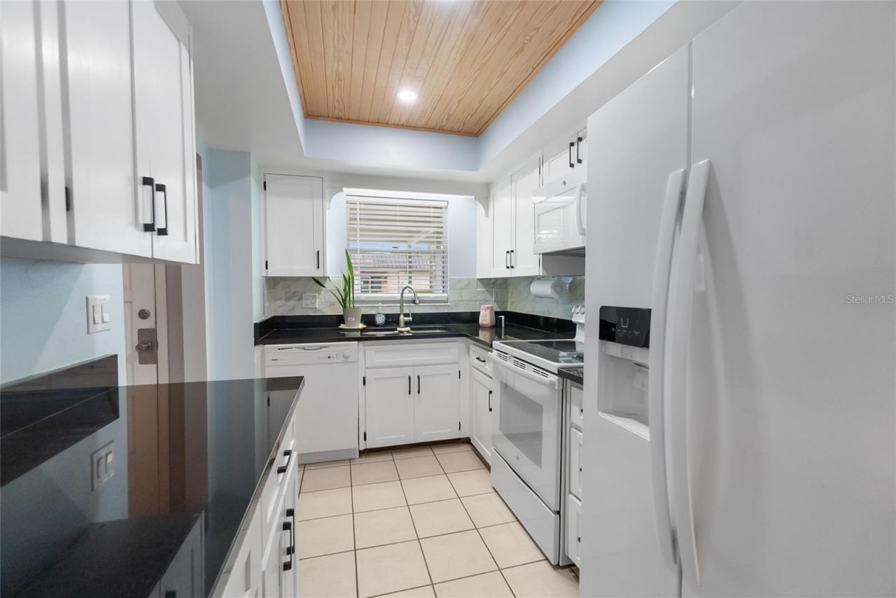 676 Park Circle , Bradenton, FL 34207 Photo