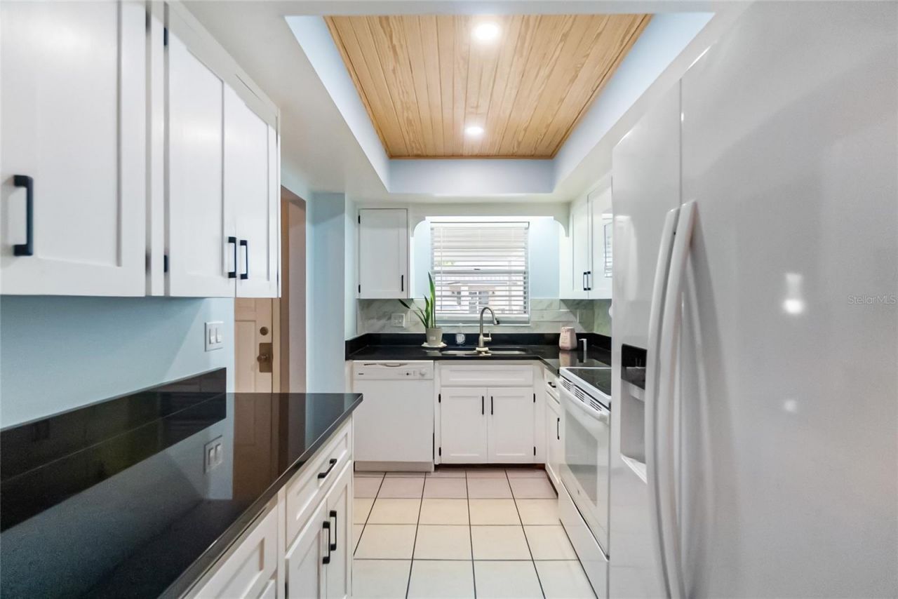 676 Park Circle , Bradenton, FL 34207 Photo