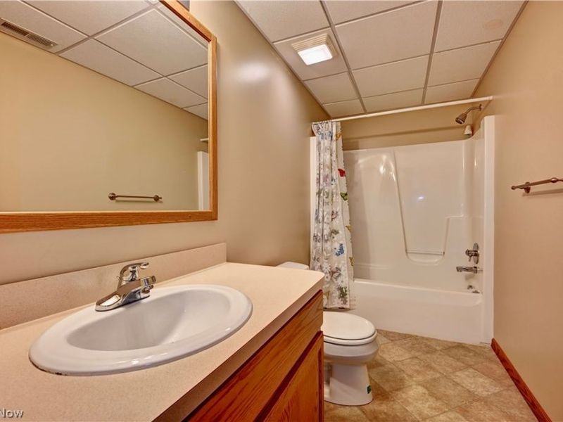 960B Mcdonald Drive NE, Sugarcreek, OH 44681 Photo 17