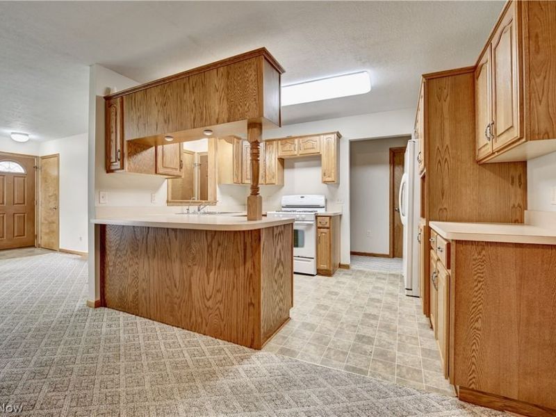 960B Mcdonald Drive NE, Sugarcreek, OH 44681 Photo 5