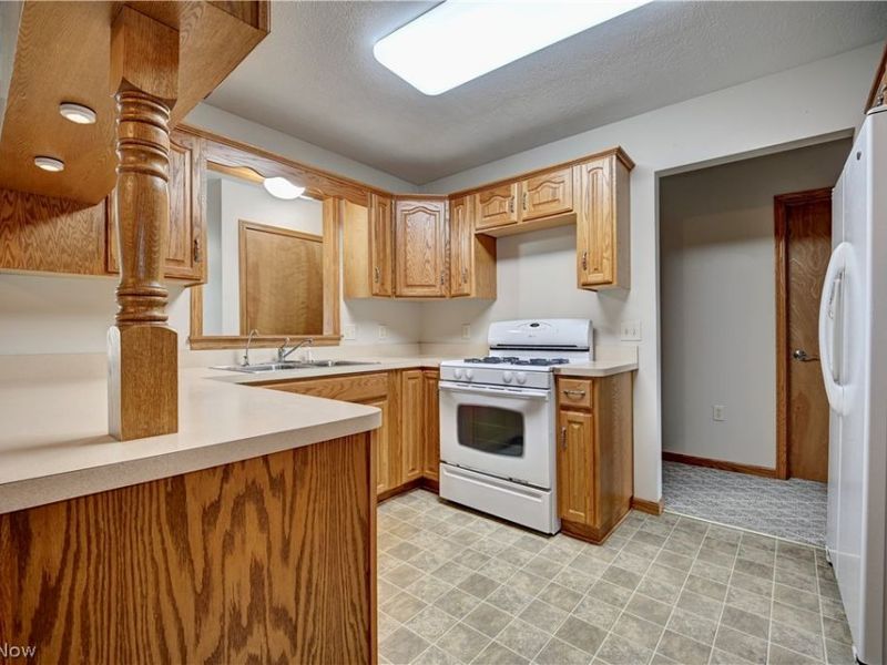 960B Mcdonald Drive NE, Sugarcreek, OH 44681 Photo 7