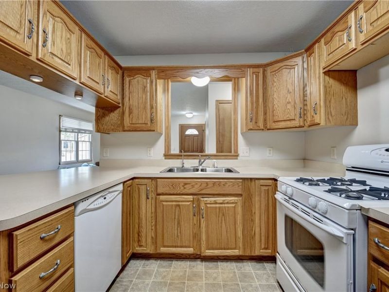 960B Mcdonald Drive NE, Sugarcreek, OH 44681 Photo 8