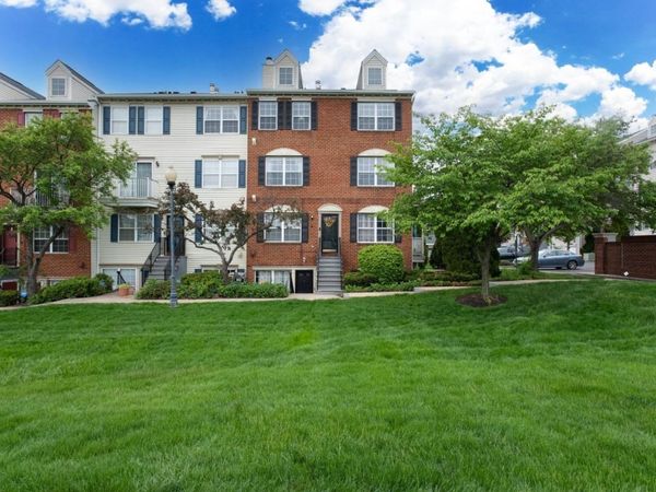 89 Vaughan Dr, Newark, NJ 07103