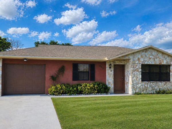 805 SE Cavern Avenue, Port St. Lucie, FL 34983