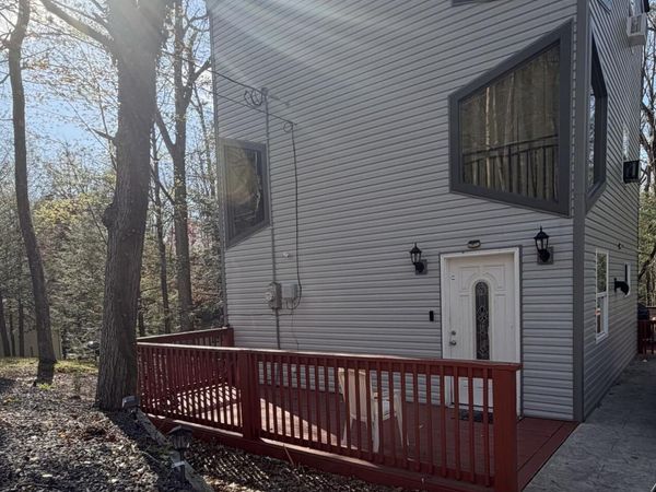 64 Edge Rock Drive, Drums, PA 18222