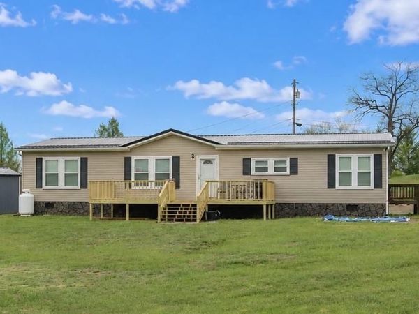 409 SKY VALLEY DRIVE, CABINS, WV 26855