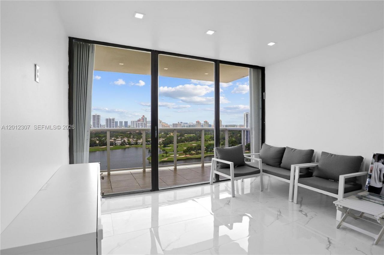 3675 N Country Club Dr, Unit 2008, Aventura, FL 33180 Photo