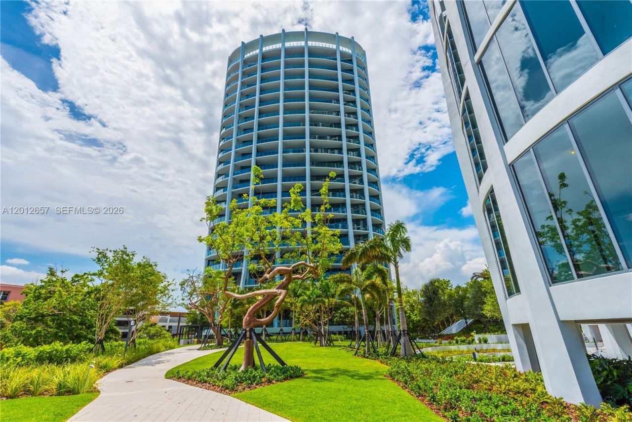 2831 S Bayshore Dr, Unit 707, Miami, FL 33133 Photo