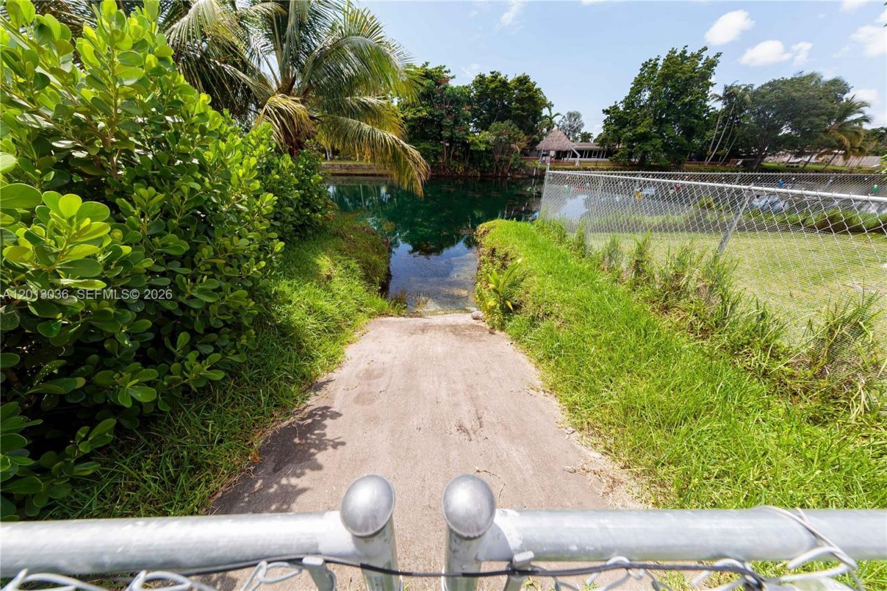 19311 Sterling Dr, Cutler Bay, FL 33157 Photo
