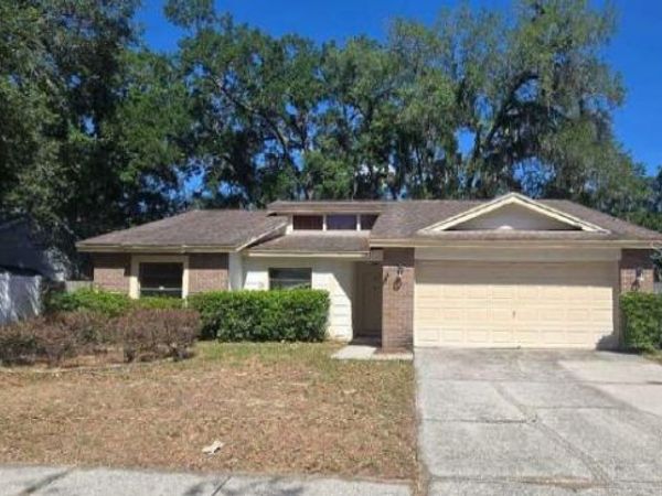 1557 LONG POND DRIVE , VALRICO, FL 33594