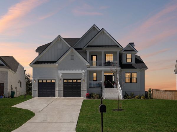 1071 Oakhall Dr, Mount Juliet, TN 37122